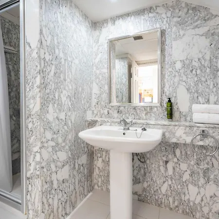 Beverly Hills Heights Aparthotel 3*