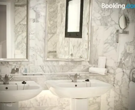 Beverly Hills Heights Aparthotel 3*