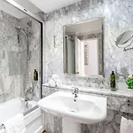 Ona Beverly Hills Heights 3*