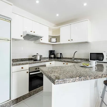 Beverly Hills Heights Aparthotel